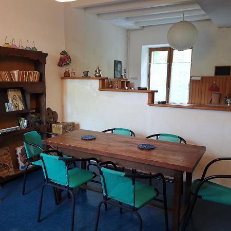 Gite Des Petites Ruelles : Familial Et Chaleureux Troo ภายนอก รูปภาพ