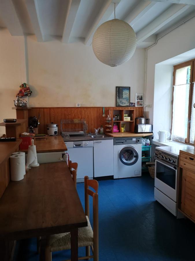 Gite Des Petites Ruelles : Familial Et Chaleureux Troo ภายนอก รูปภาพ