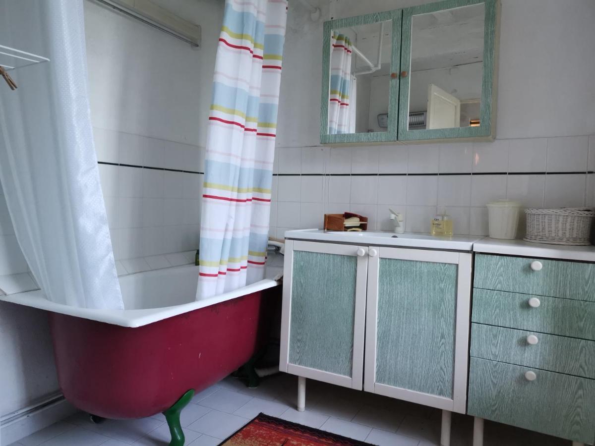 Gite Des Petites Ruelles : Familial Et Chaleureux Troo ภายนอก รูปภาพ